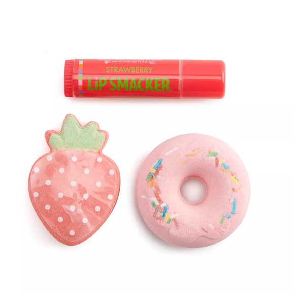 Girls 4-16 Lipsmackers Strawberry Bath Bomb & Lip Balm Set - Picture 2 of 3